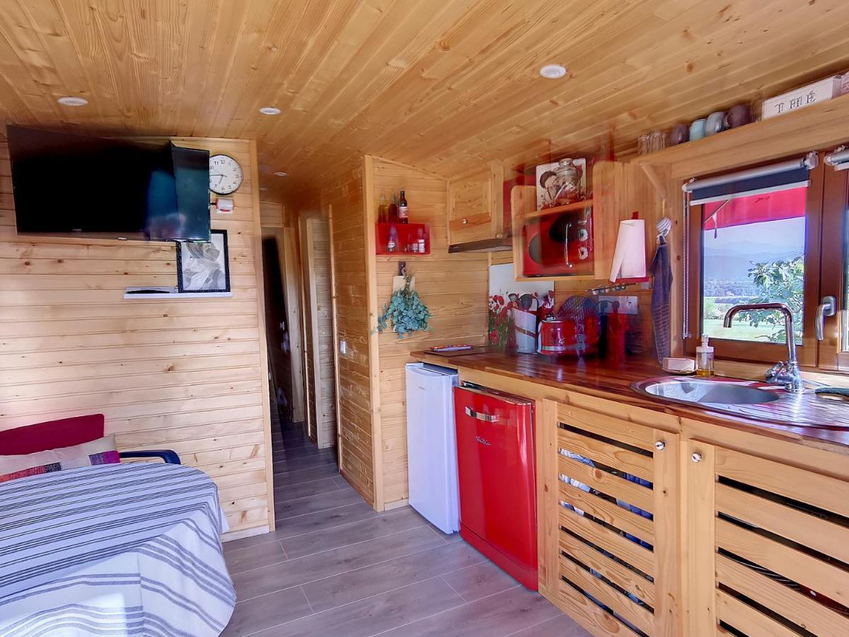 La Roulotte Du Cagire - 4 Pers - Pyrenees Pensionat Villeneuve-de-Rivière Exteriör bild