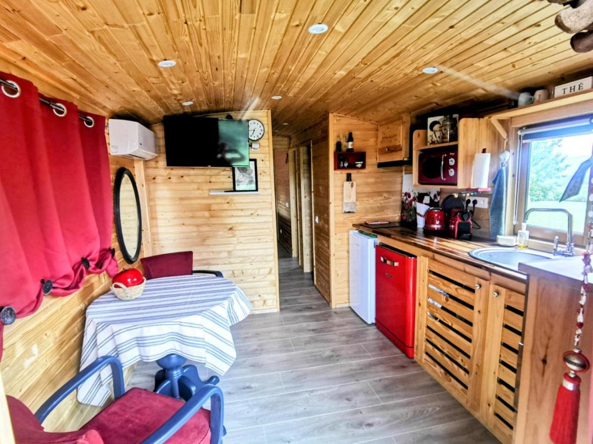 La Roulotte Du Cagire - 4 Pers - Pyrenees Pensionat Villeneuve-de-Rivière Exteriör bild